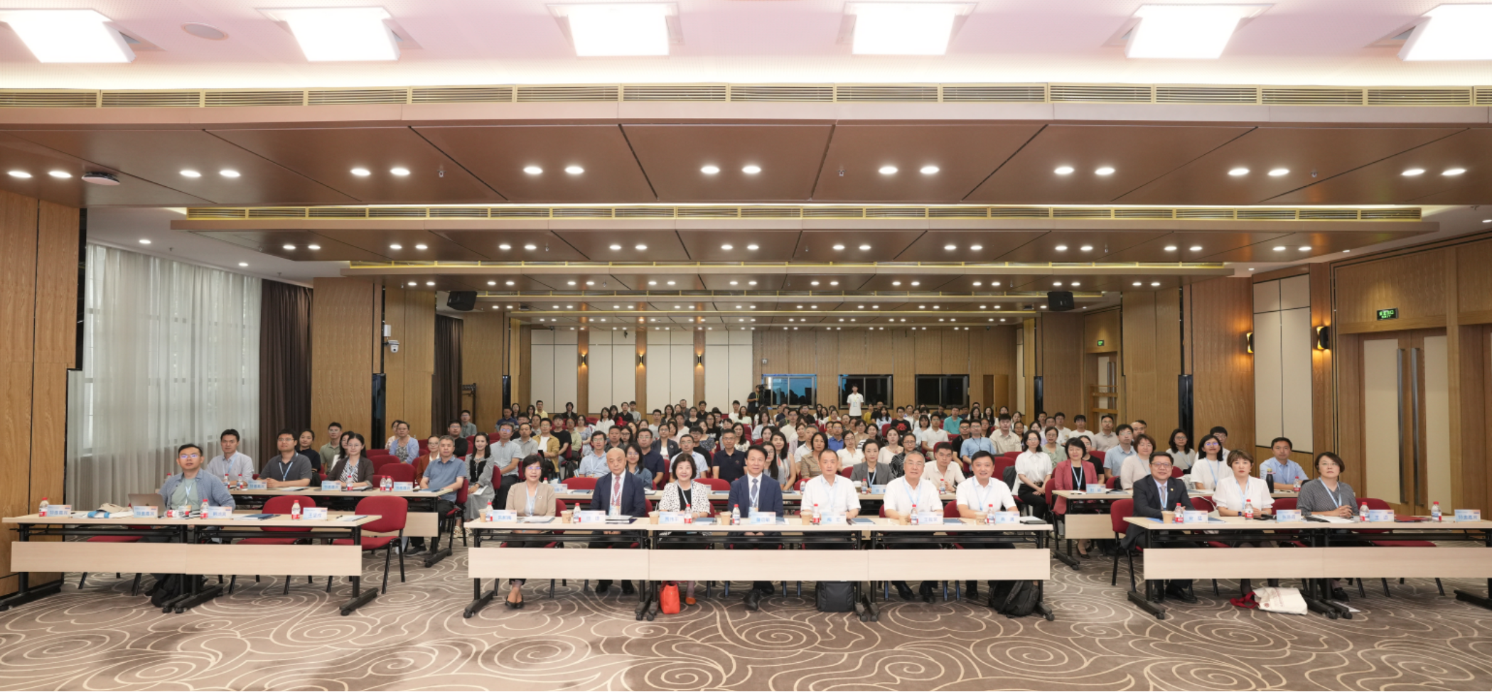 数促健康·智赋医学 AI驱动下的健康医疗新生态——2025北京医疗大数据论坛召开