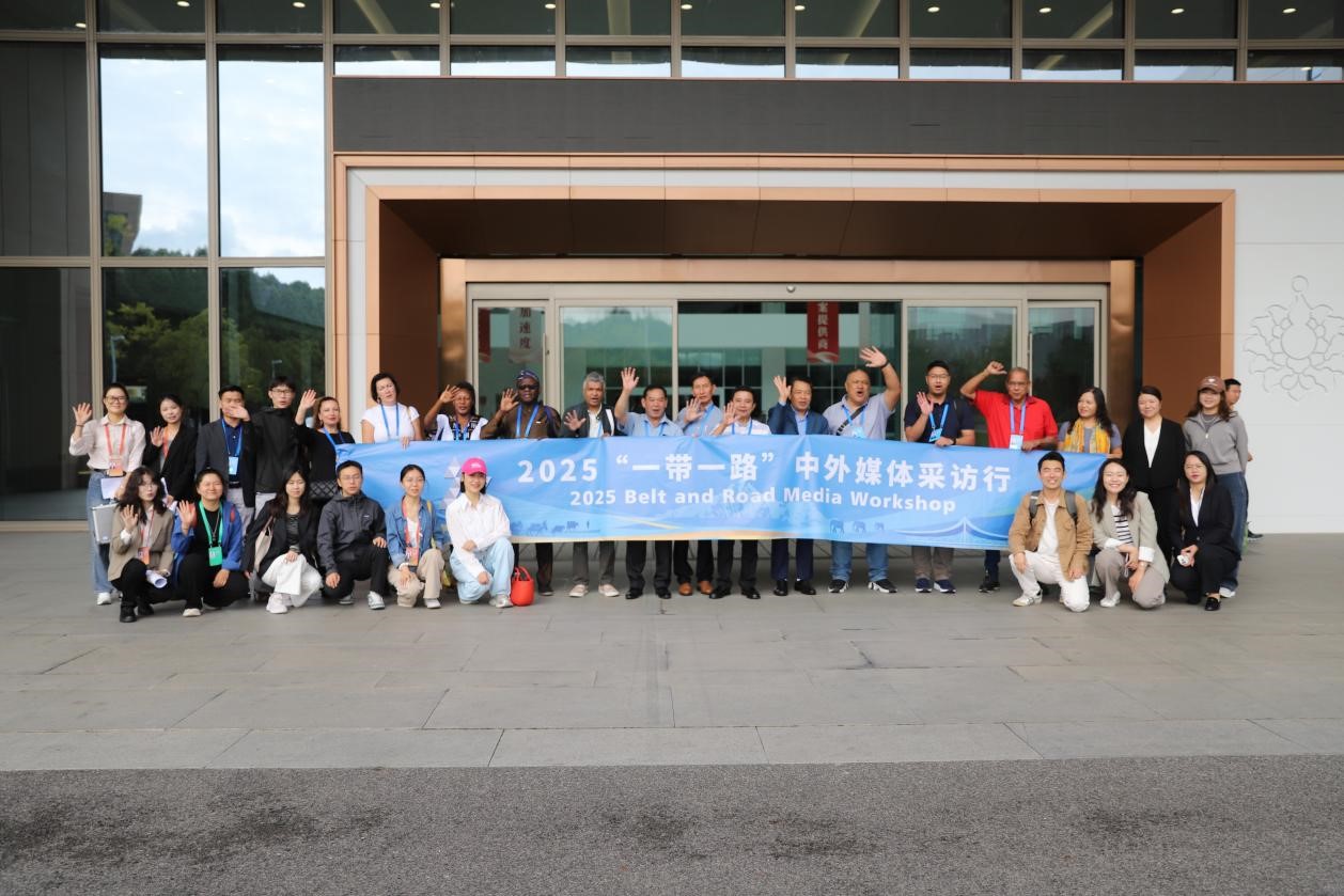 1分钟生产510支牙膏只需4人 外国友人说很震撼