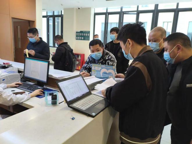 中国广电重庆公司首个5G广域专网专用物联网卡项目成功落地(图1)
