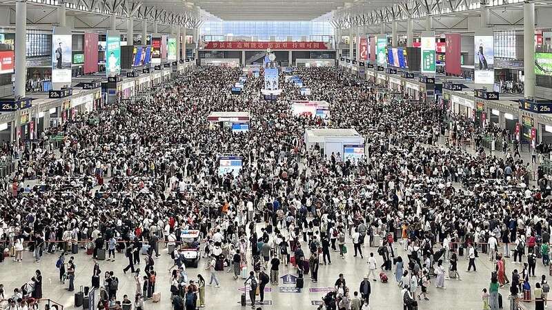 青年早新闻｜王楚钦孙颖莎冲击混双冠军 WTT中国大满贯今日赛程→