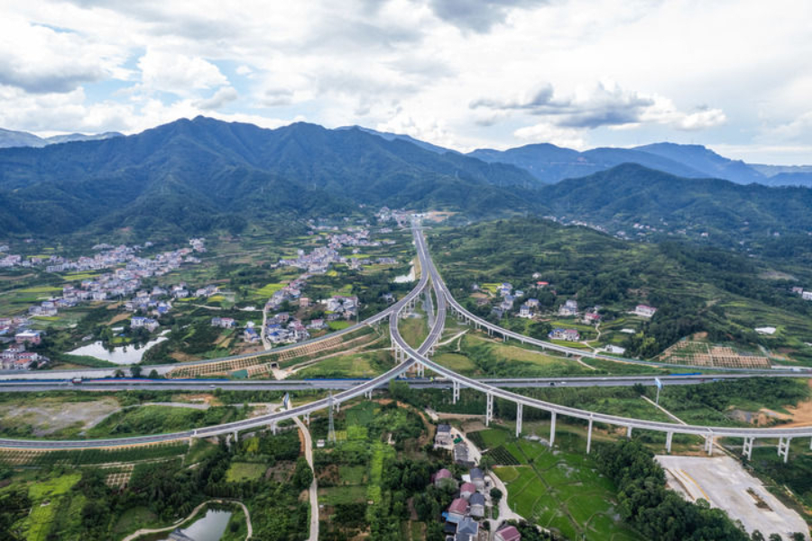 新华社刊文：确保基本实现社会主义现代化取得决定性进展(图2)