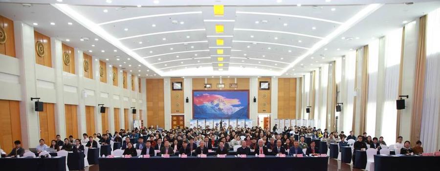 世界中联中药上市后研究与评价专委会“循证引领·AI赋能”召开