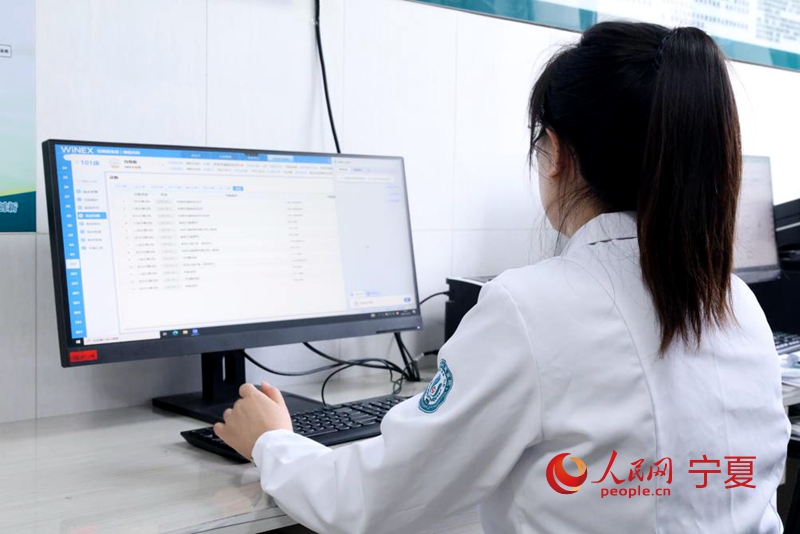 宁夏银川“互联网+医疗”：AI省时间 云端看专家