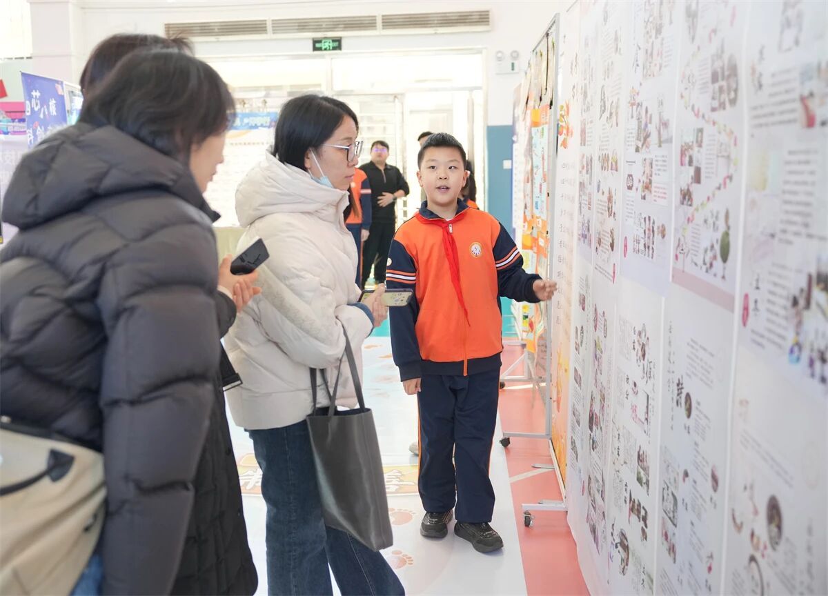 行走在课程的“生长线”上 岳阳道小学举行跨学科主题课程成果展(图2)