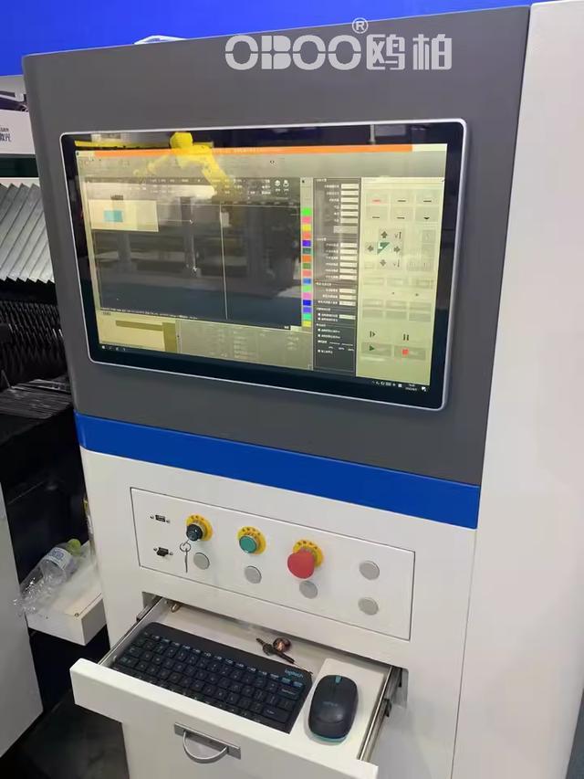 OBOO鸥柏丨98寸国产嵌入式系统工控一体机支撑医疗健康数据安全(图2)