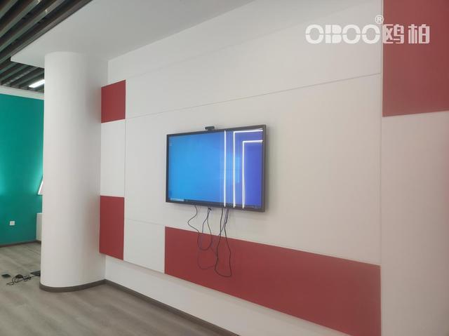 OBOO鸥柏丨98寸国产嵌入式系统工控一体机支撑医疗健康数据安全